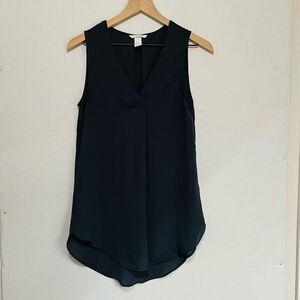 H&M Gray Sleeveless Blouse.   Sz 4.   EUC